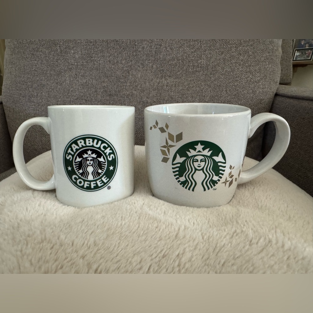 Set of 2 classic Starbucks mugs 2006/2013